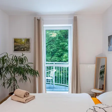 شقة Forest With Sauna